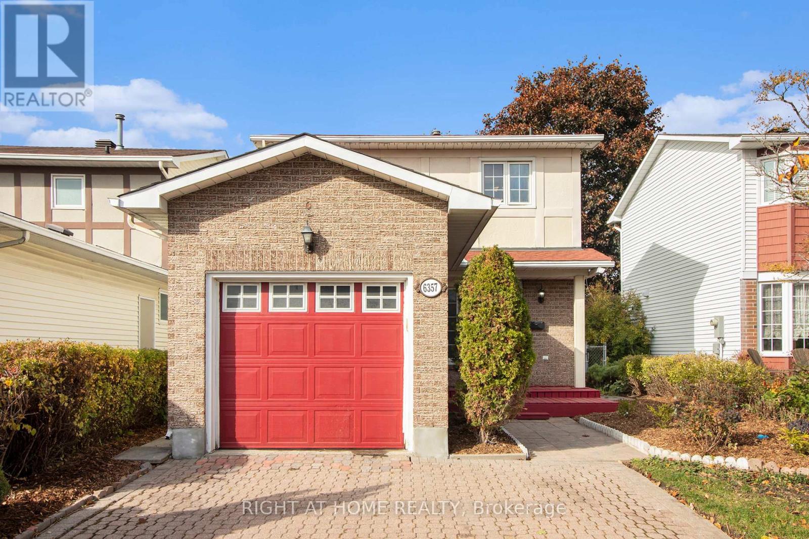 6357 St Louis Drive, Ottawa, Ontario  K1C 2X9 - Photo 2 - X12479102