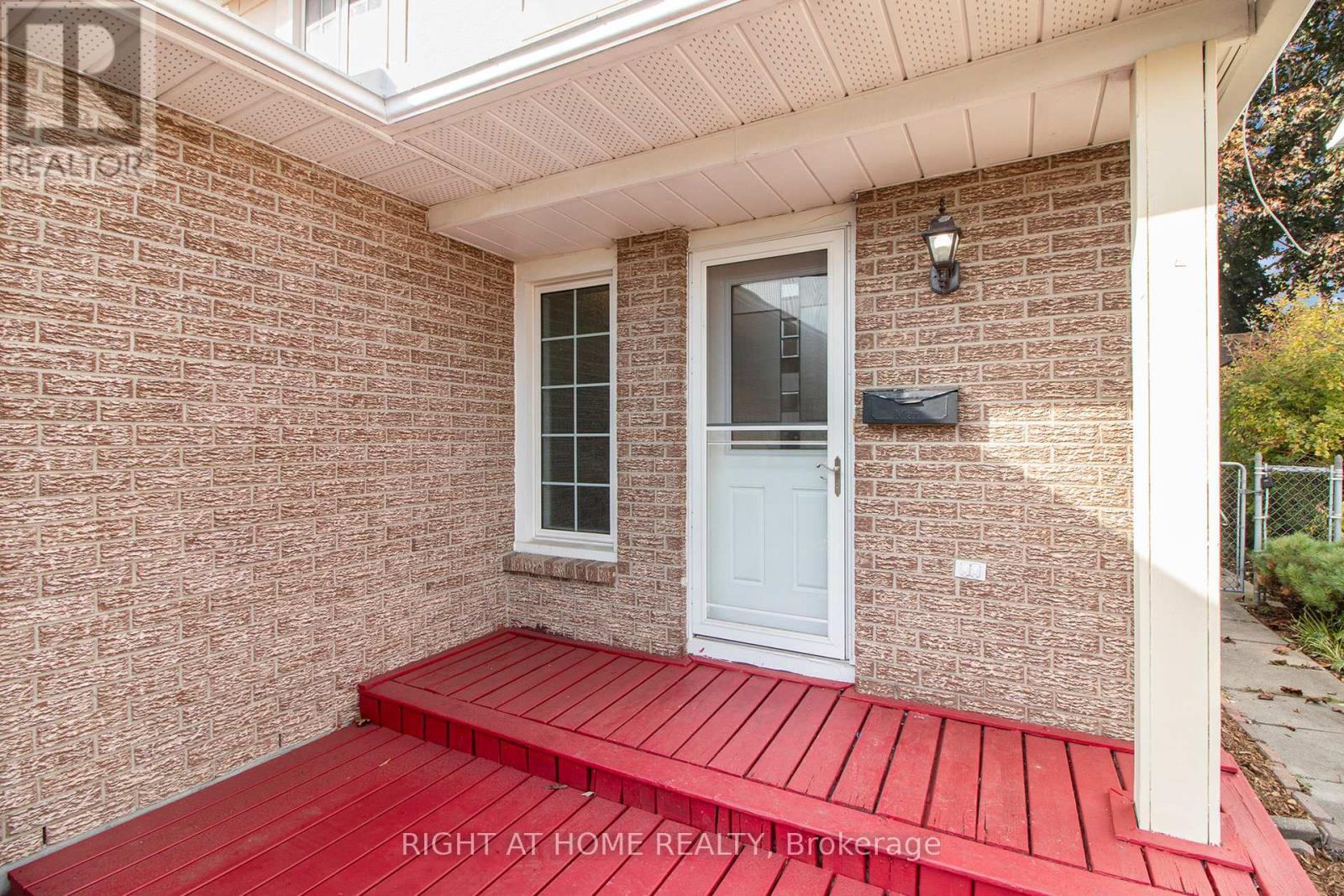 6357 St Louis Drive, Ottawa, Ontario  K1C 2X9 - Photo 4 - X12479102