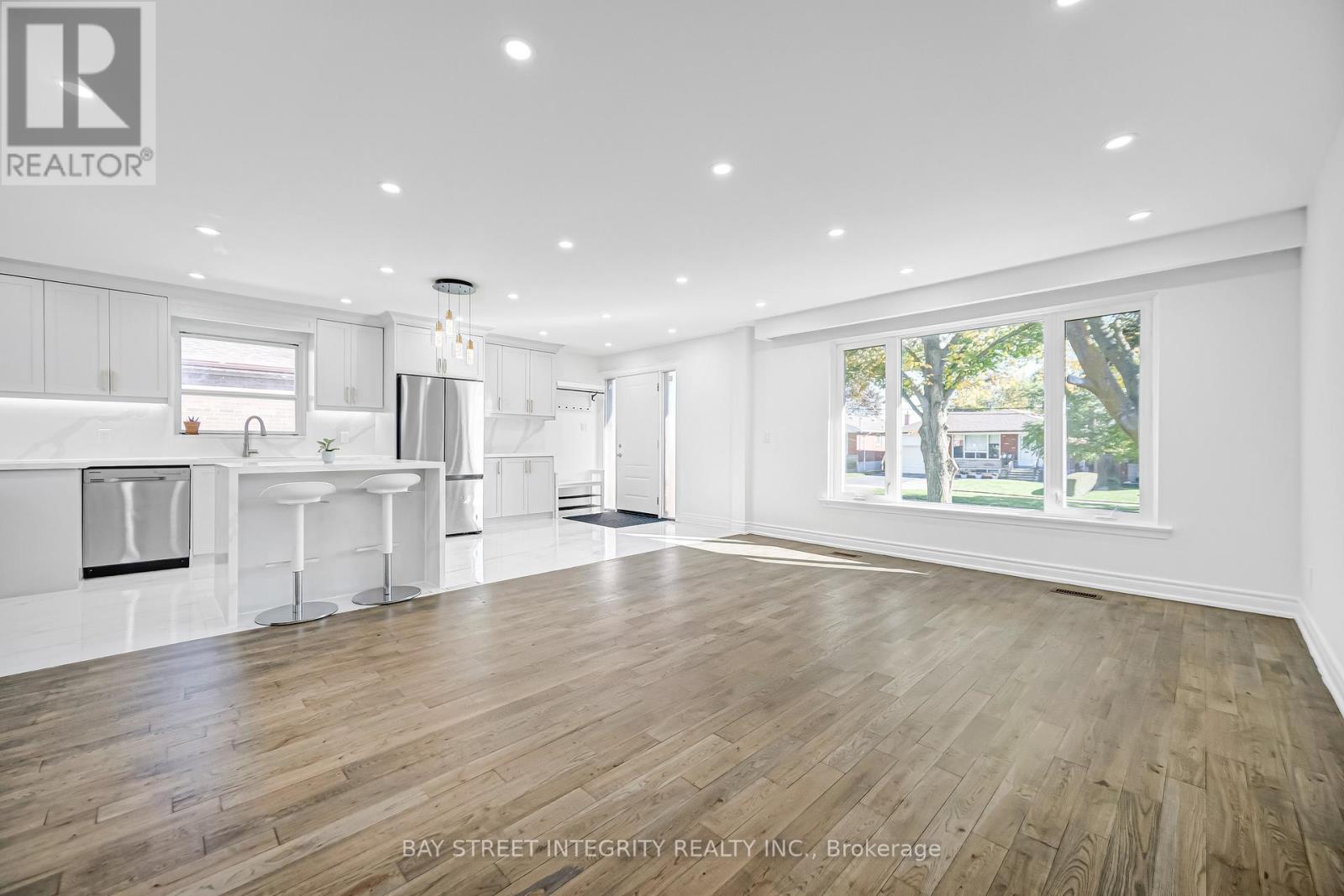 14 Madrid Street, Toronto, Ontario  M1P 4L8 - Photo 11 - E12491624