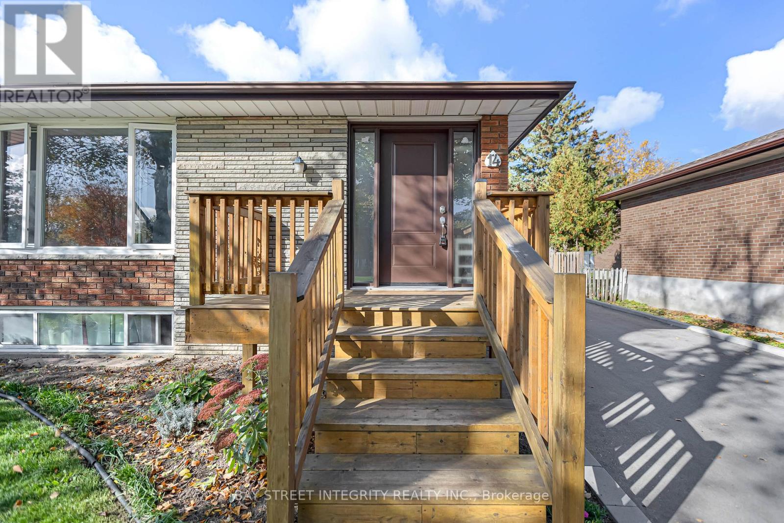 14 Madrid Street, Toronto, Ontario  M1P 4L8 - Photo 4 - E12491624