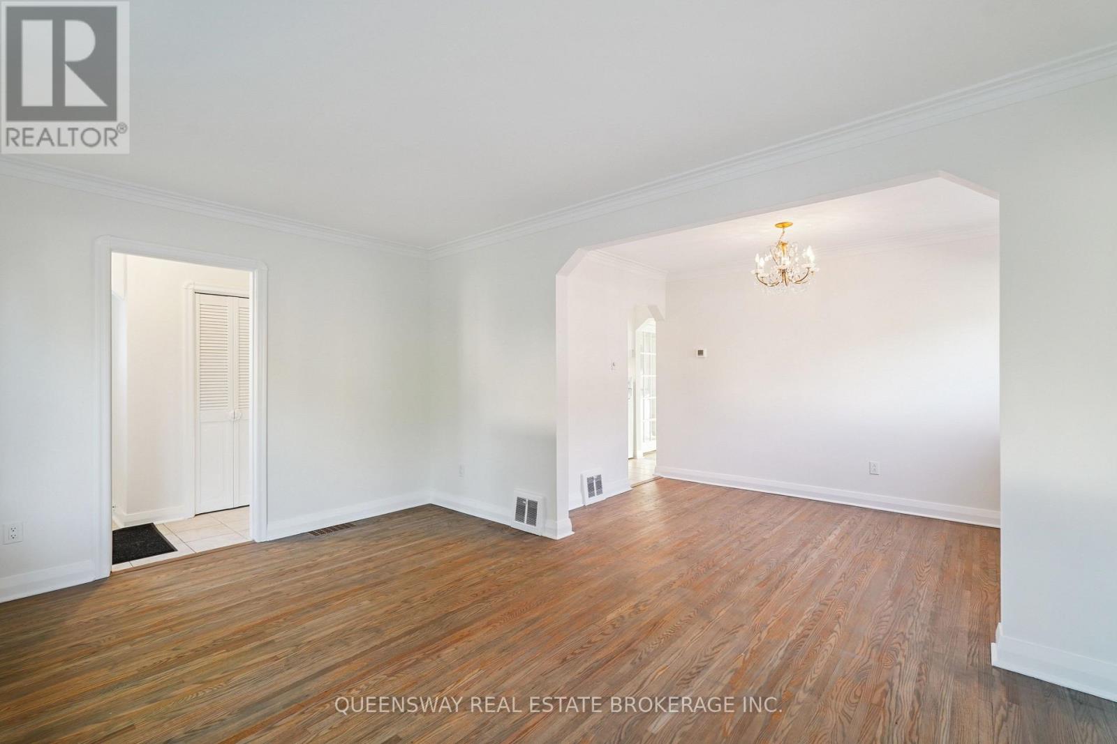 40 IONVIEW ROAD, Toronto, Ontario