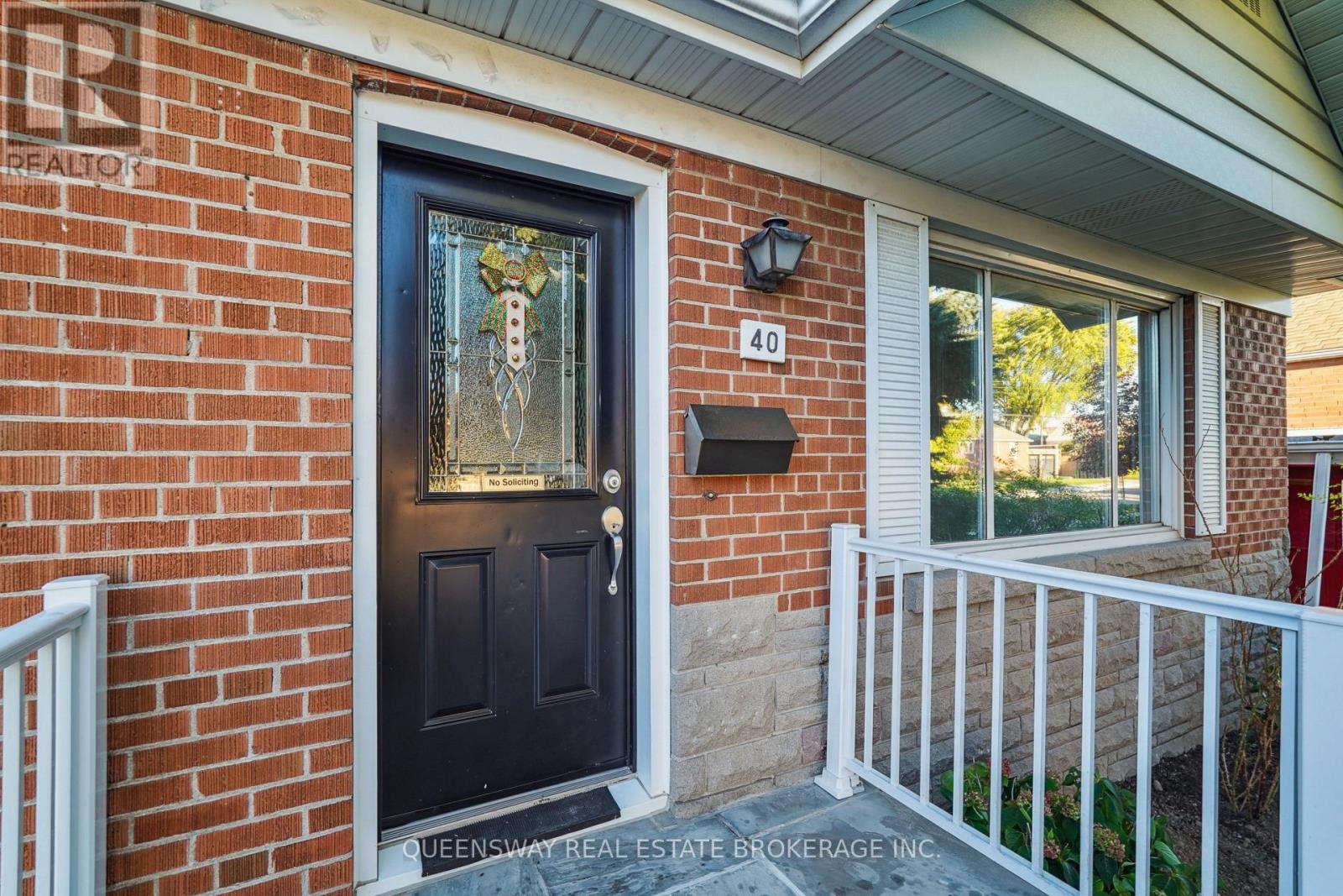 40 Ionview Road, Toronto, Ontario  M1K 2Z4 - Photo 2 - E12491656