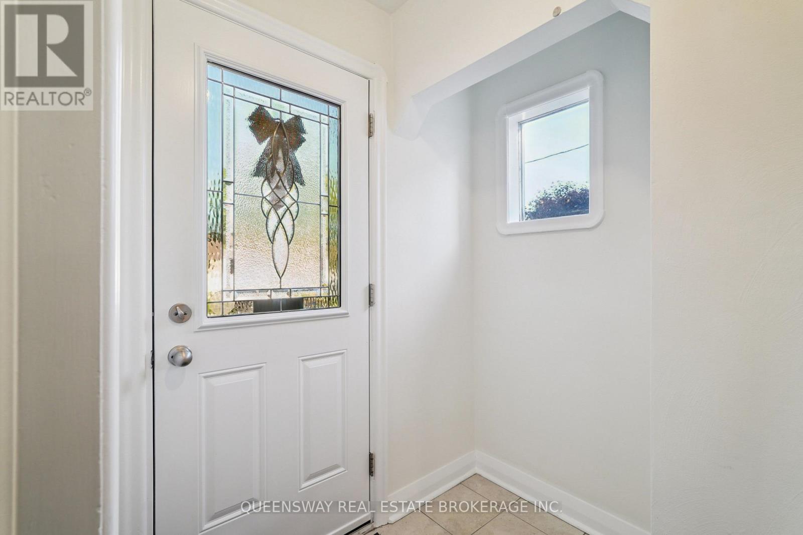 40 Ionview Road, Toronto, Ontario  M1K 2Z4 - Photo 3 - E12491656