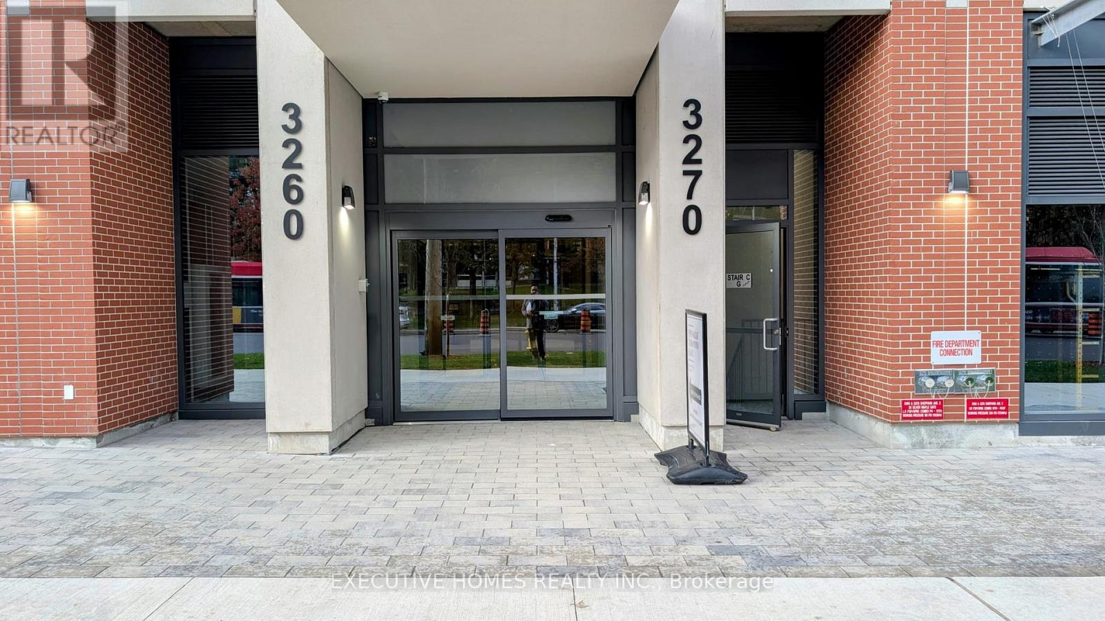 3270 Sheppard Avenue E, Toronto, Ontario  M1T 3K3 - Photo 2 - E12491678