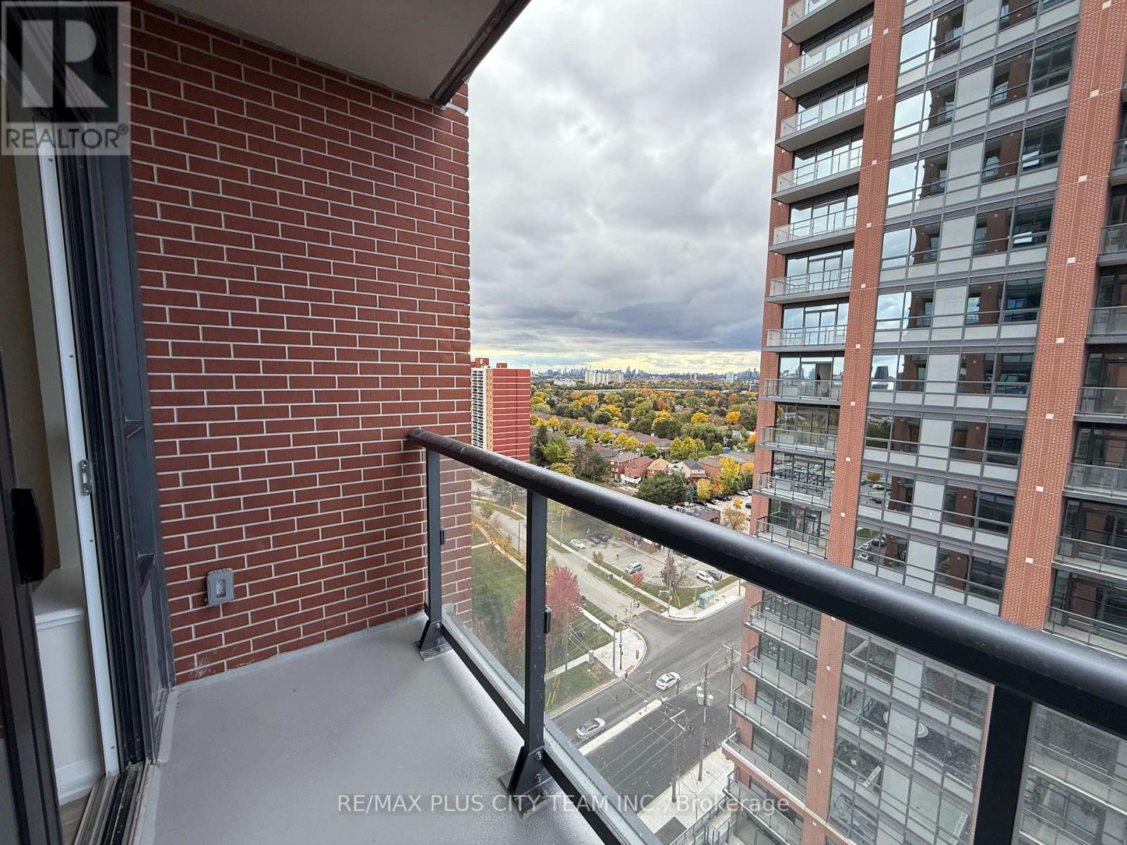 1725 - 3270 Sheppard Avenue E, Toronto, Ontario  M1T 3K3 - Photo 17 - E12491714