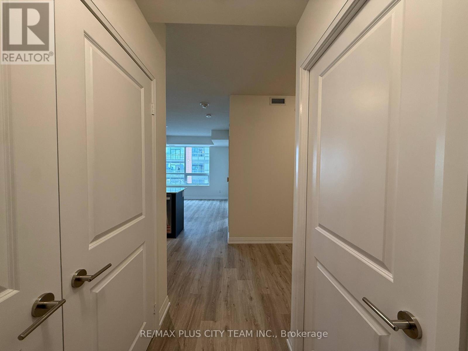 1725 - 3270 Sheppard Avenue E, Toronto, Ontario  M1T 3K3 - Photo 2 - E12491714