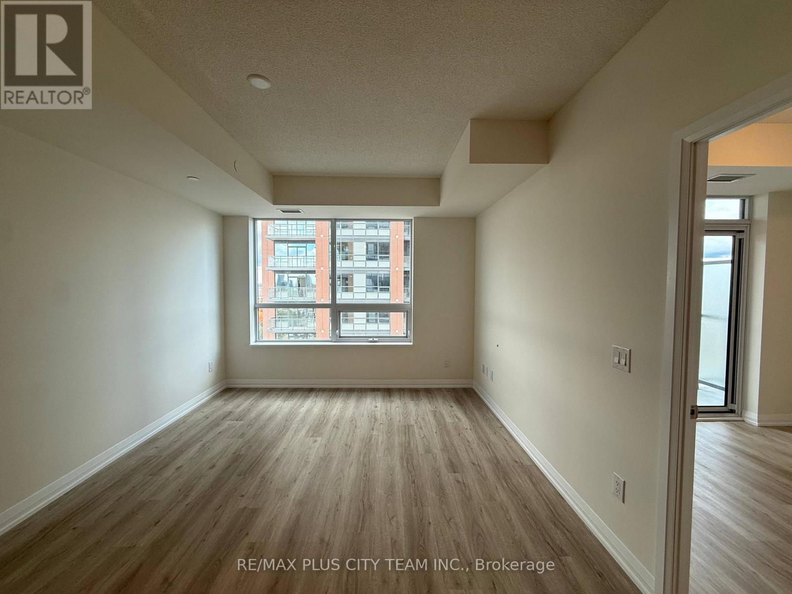 1725 - 3270 Sheppard Avenue E, Toronto, Ontario  M1T 3K3 - Photo 3 - E12491714