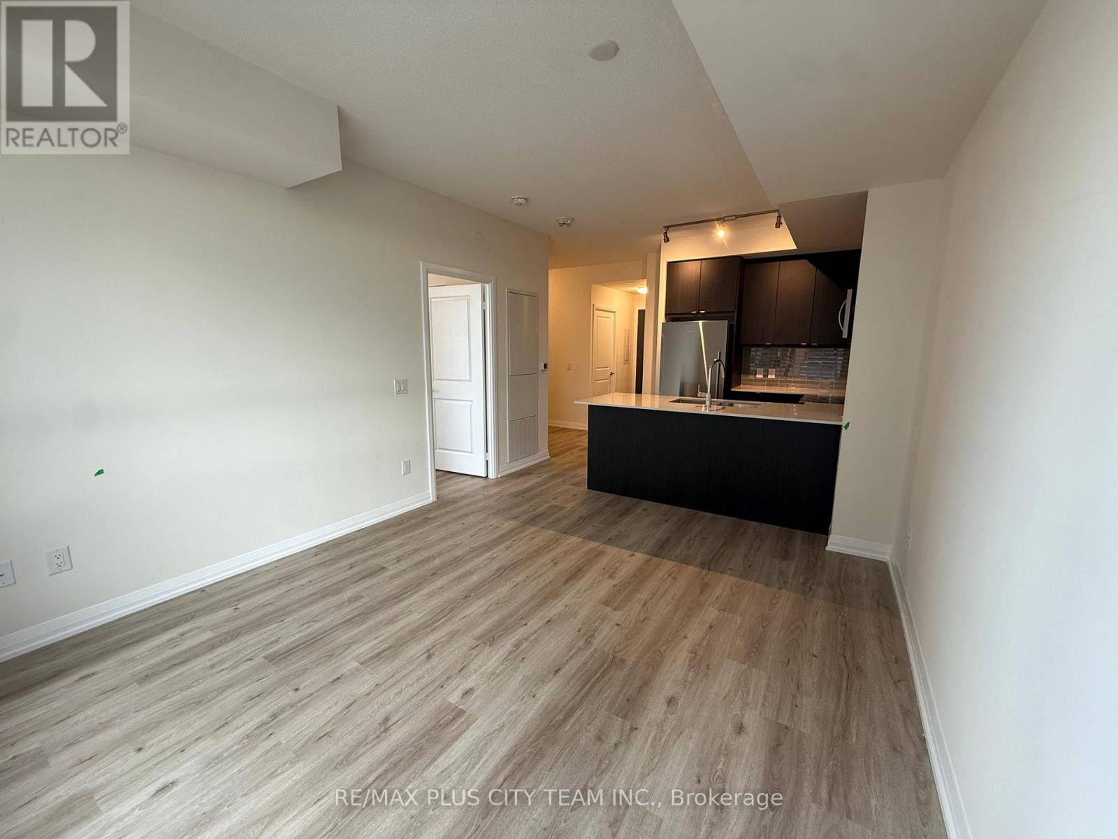 1725 - 3270 Sheppard Avenue E, Toronto, Ontario  M1T 3K3 - Photo 5 - E12491714