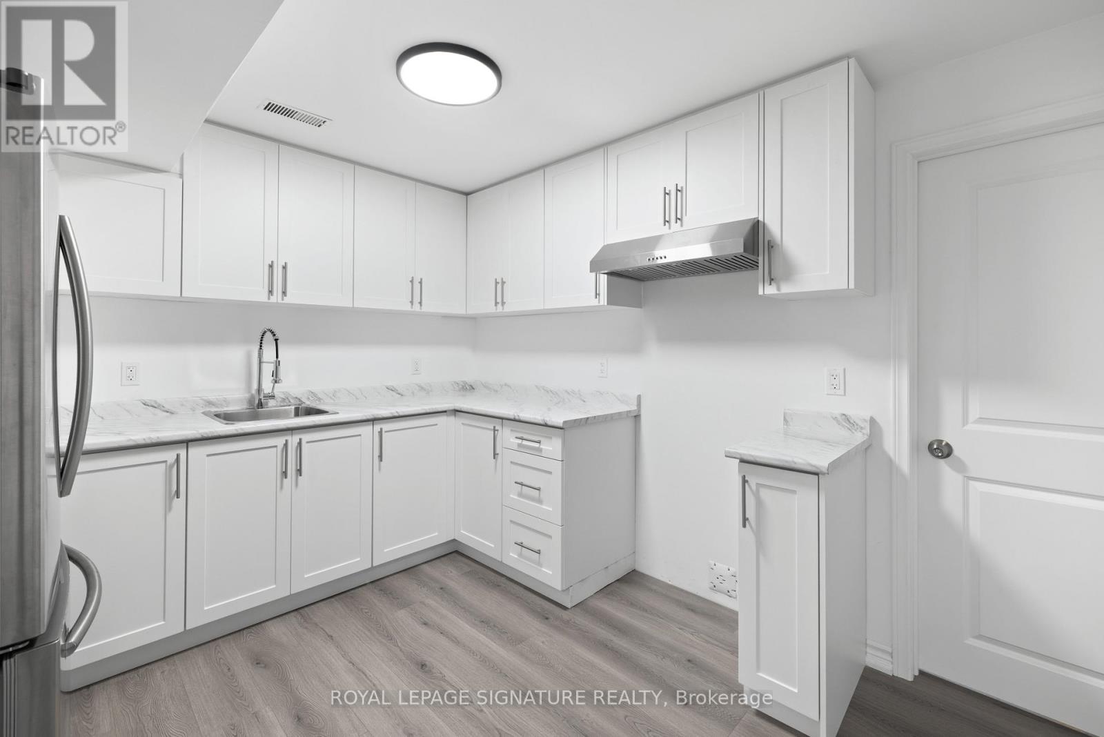 39 O'shea Crescent, Ajax, Ontario  L1T 4W7 - Photo 3 - E12491798