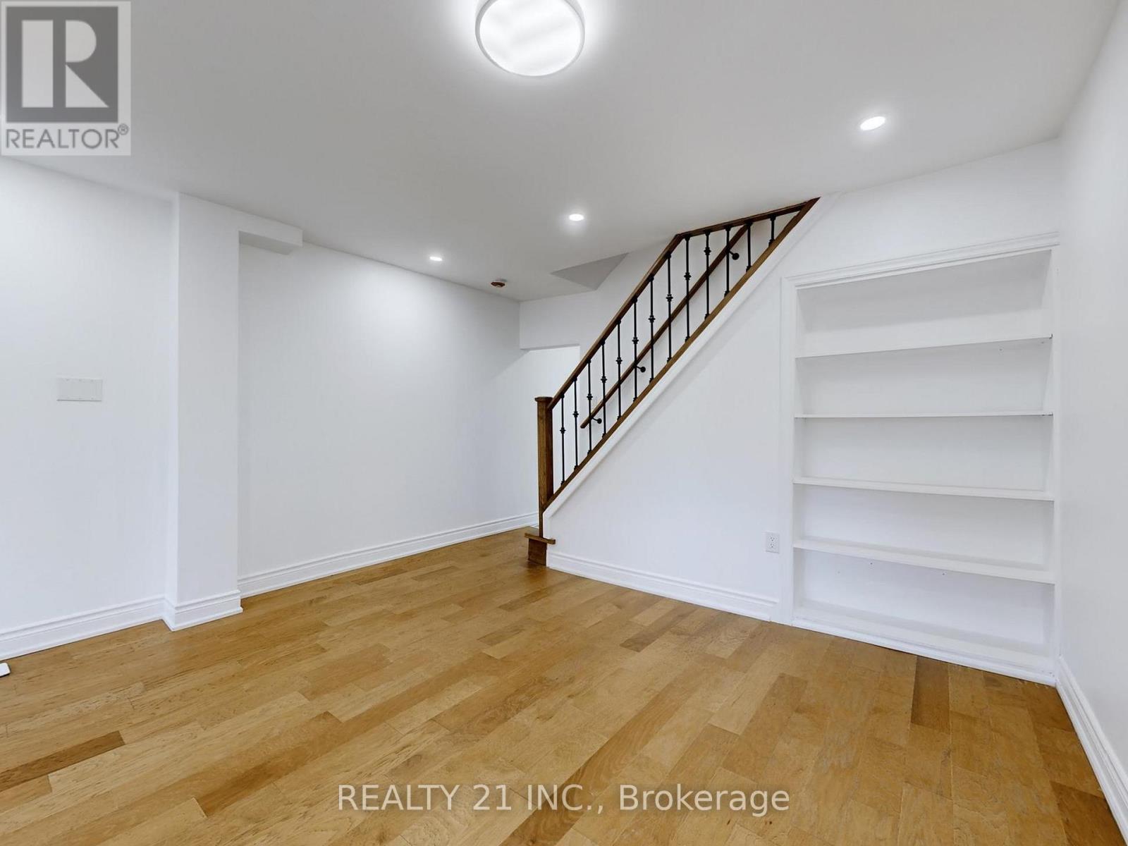 92 King Edward Ave Avenue, Toronto, Ontario  M4C 5J6 - Photo 11 - E12491916