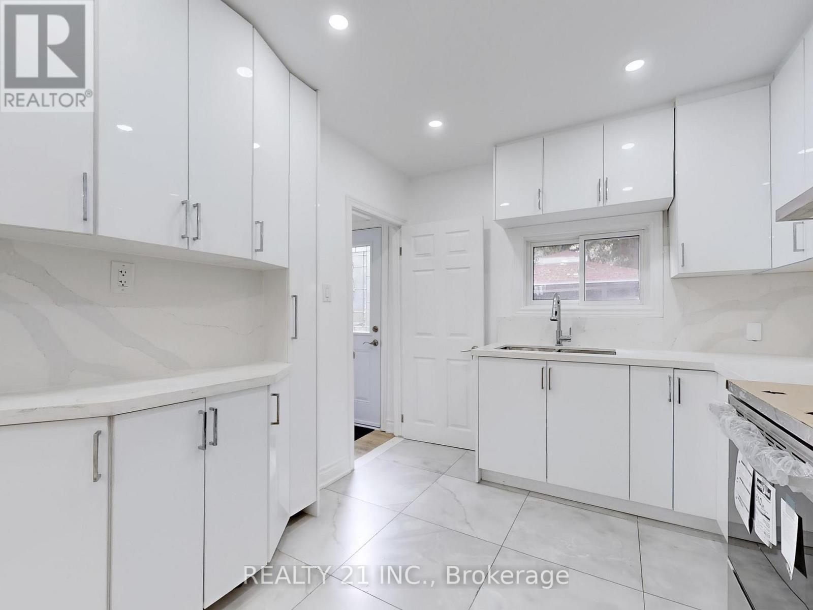 92 King Edward Ave Avenue, Toronto, Ontario  M4C 5J6 - Photo 16 - E12491916