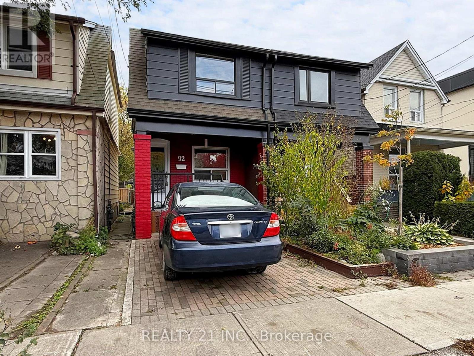 92 King Edward Ave Avenue, Toronto, Ontario  M4C 5J6 - Photo 2 - E12491916