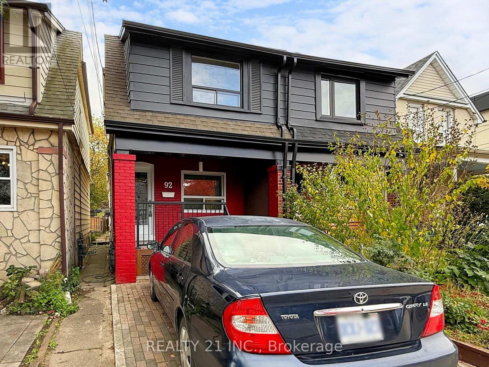 92 King Edward Ave Avenue, Toronto, Ontario  M4C 5J6 - Photo 4 - E12491916