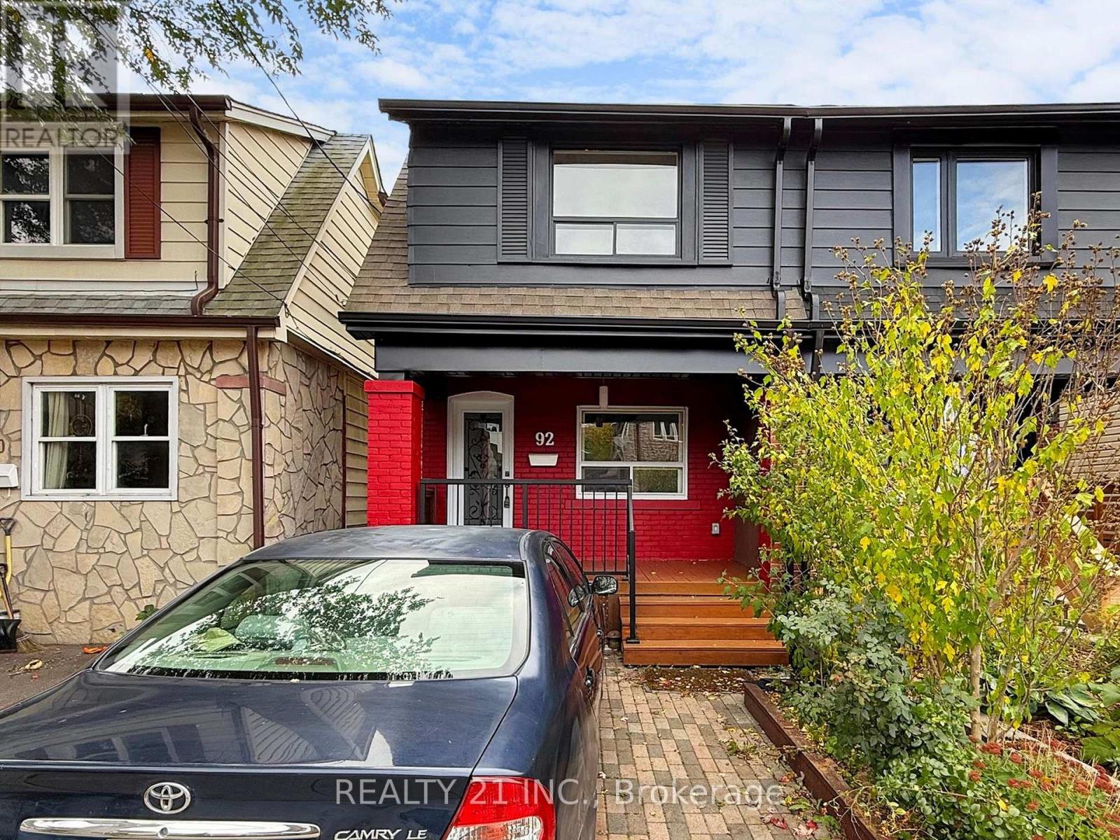 92 King Edward Ave Avenue, Toronto, Ontario  M4C 5J6 - Photo 5 - E12491916