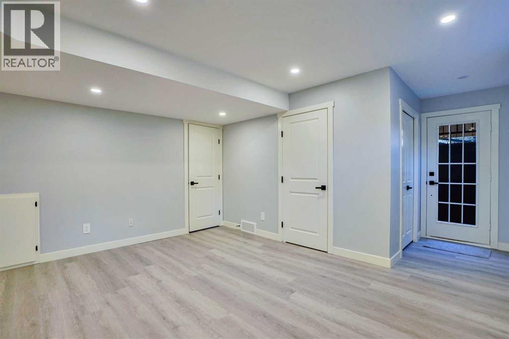 194 Woodbriar Circle Sw, Calgary, Alberta  T2W 6A7 - Photo 27 - A2222471