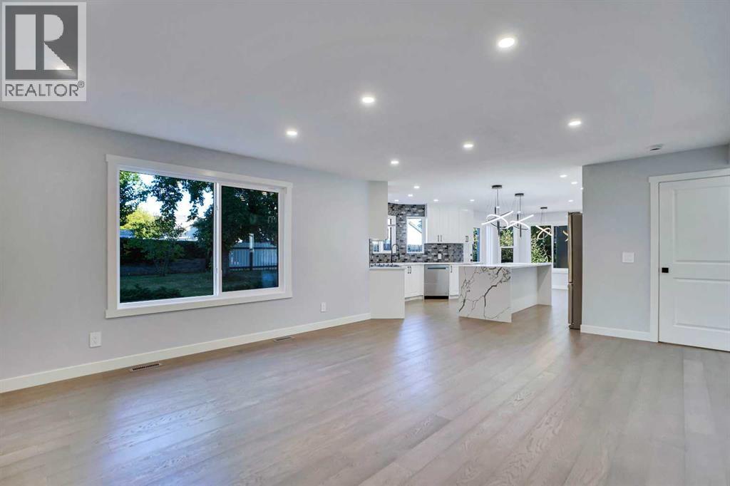 194 Woodbriar Circle Sw, Calgary, Alberta  T2W 6A7 - Photo 18 - A2222471