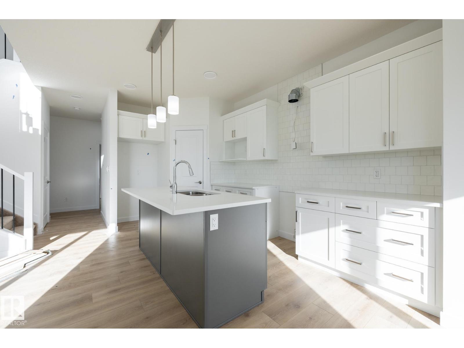 2639 5 Av Sw, Edmonton, Alberta  T6X 3H9 - Photo 4 - E4455895