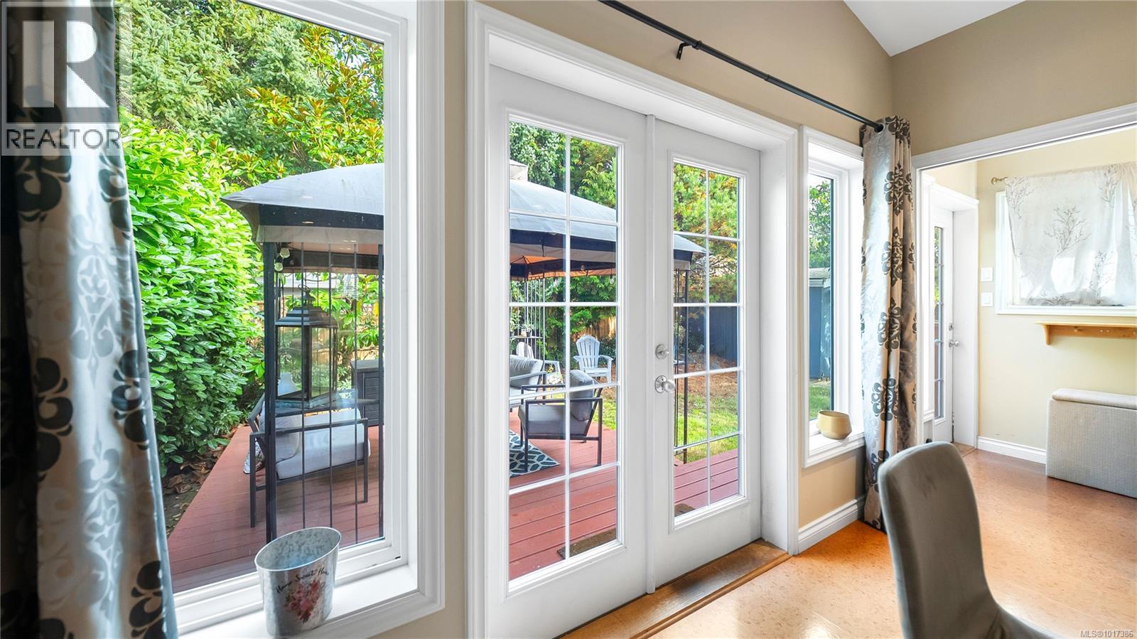 1716 Bay St, Victoria, British Columbia V8R 2C1 - Photo 10 - 1017386