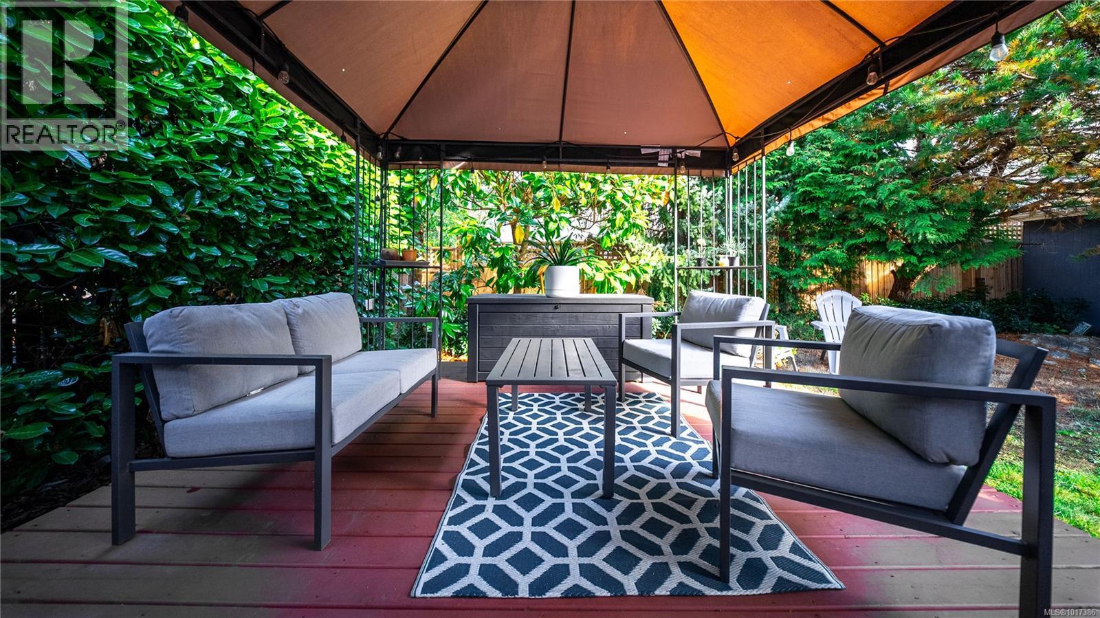 1716 Bay St, Victoria, British Columbia V8R 2C1 - Photo 11 - 1017386