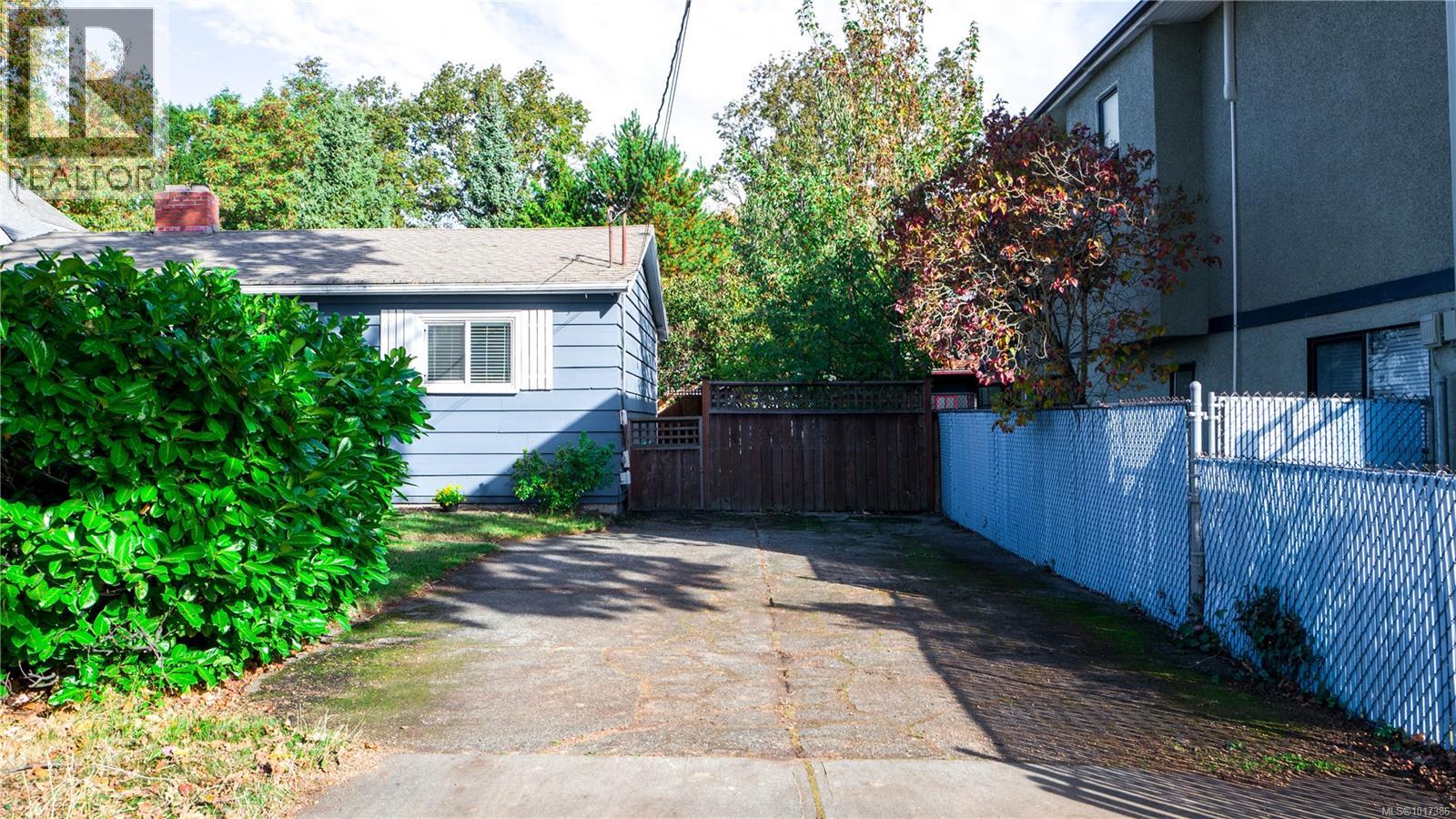 1716 Bay St, Victoria, British Columbia V8R 2C1 - Photo 19 - 1017386