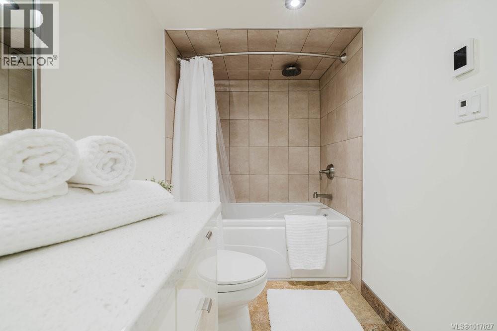 1865 Quamichan St, Victoria, British Columbia  V8S 2B7 - Photo 14 - 1017827