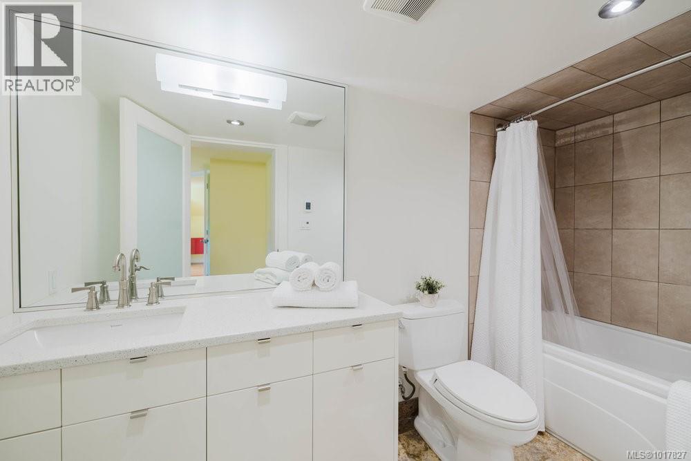 1865 Quamichan St, Victoria, British Columbia  V8S 2B7 - Photo 13 - 1017827