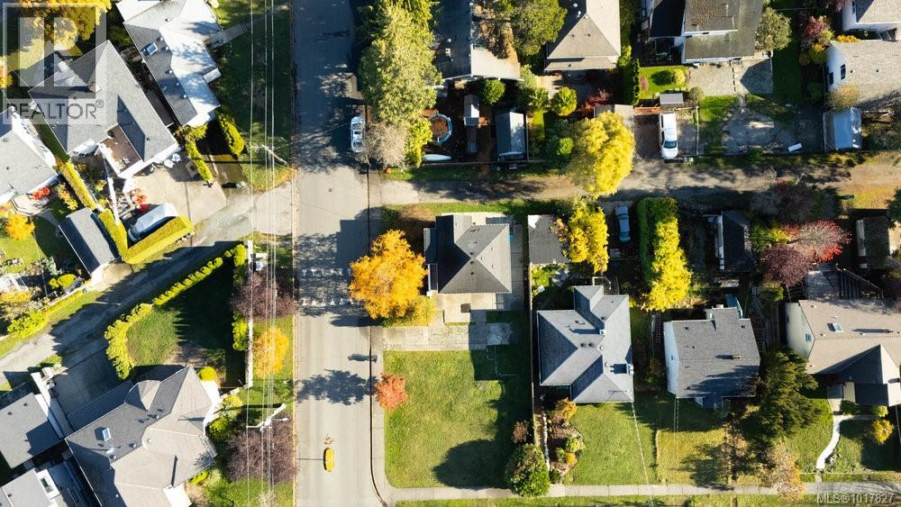 1865 Quamichan St, Victoria, British Columbia  V8S 2B7 - Photo 25 - 1017827