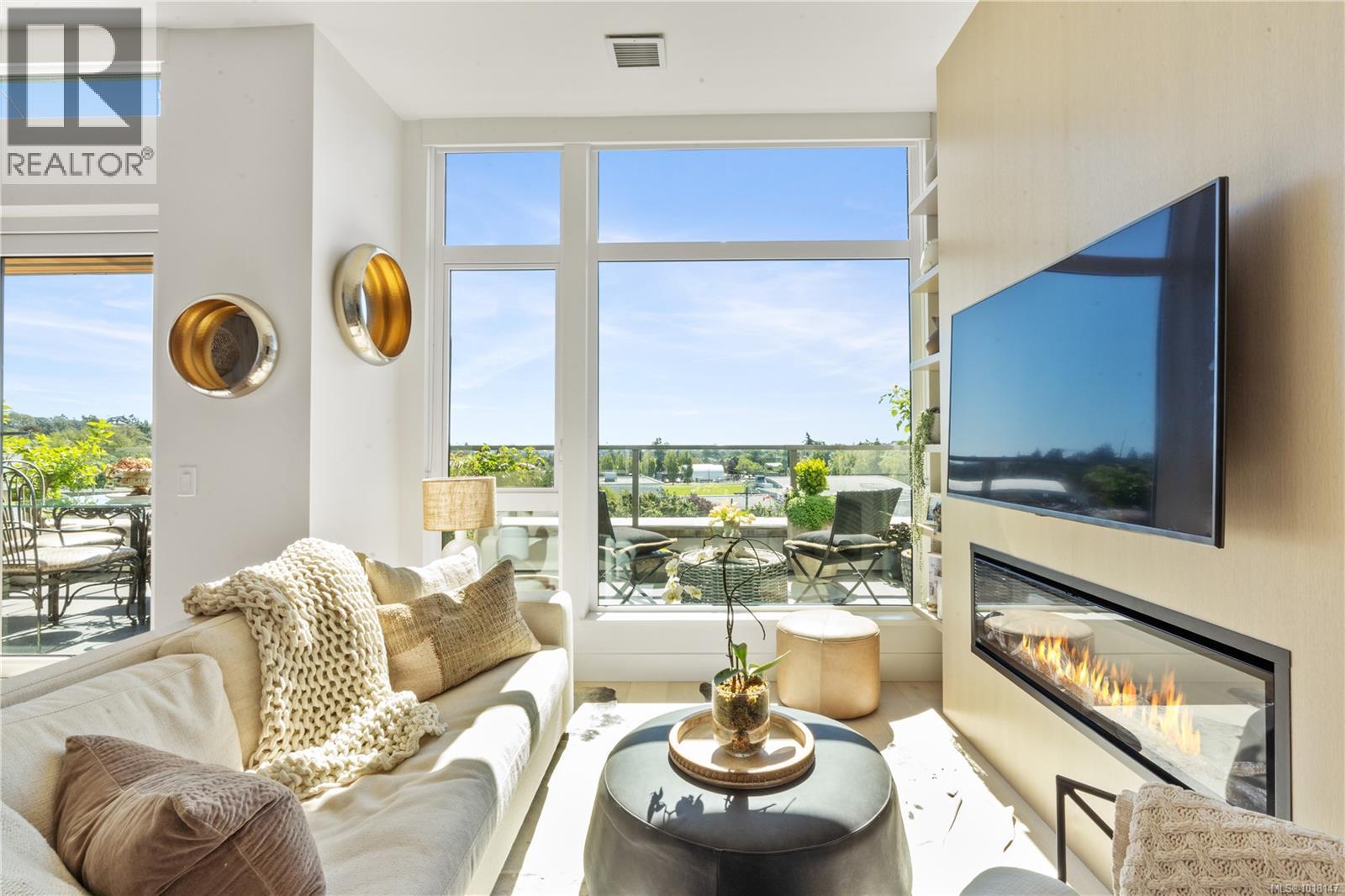 503 1216 Carlisle Ave, Esquimalt, British Columbia