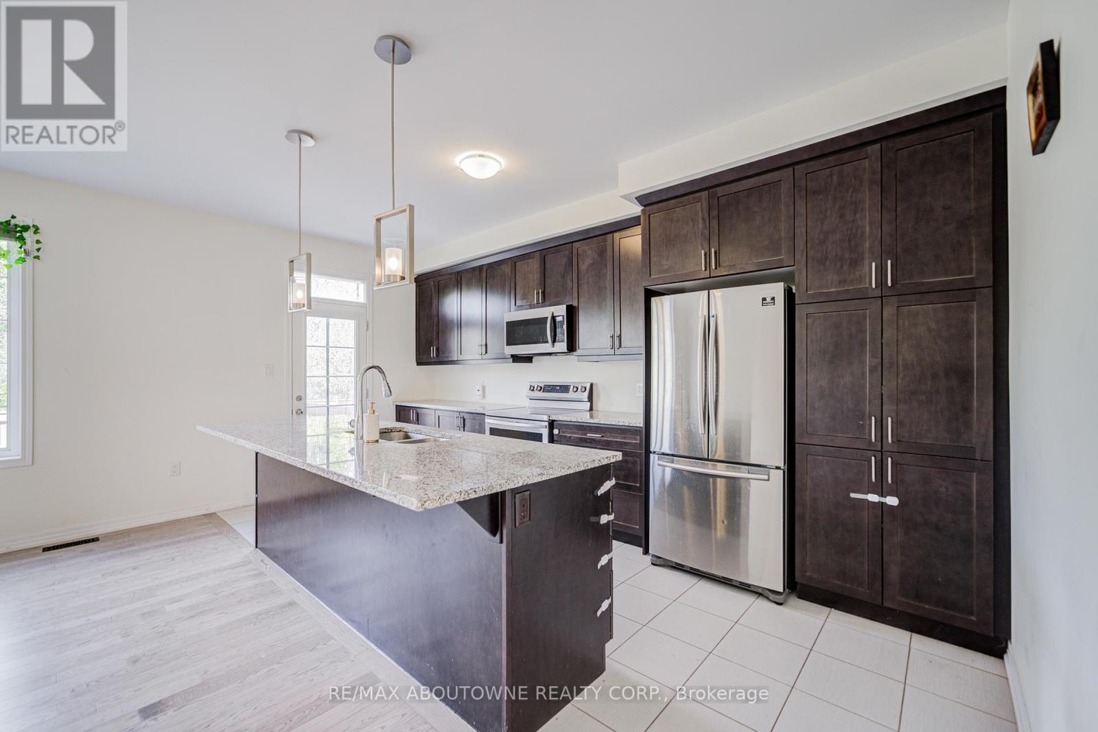 3457 Eternity Way, Oakville, Ontario  L6H 0Y2 - Photo 15 - W12391336