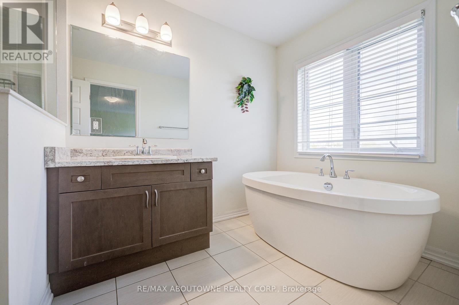 3457 Eternity Way, Oakville, Ontario  L6H 0Y2 - Photo 27 - W12391336