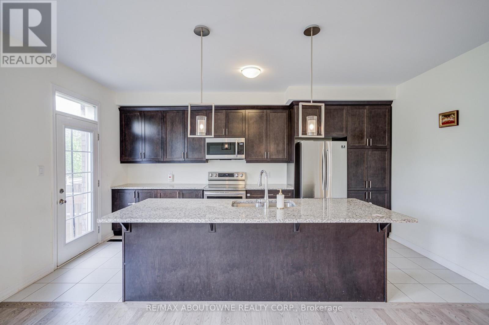 3457 Eternity Way, Oakville, Ontario  L6H 0Y2 - Photo 14 - W12391336