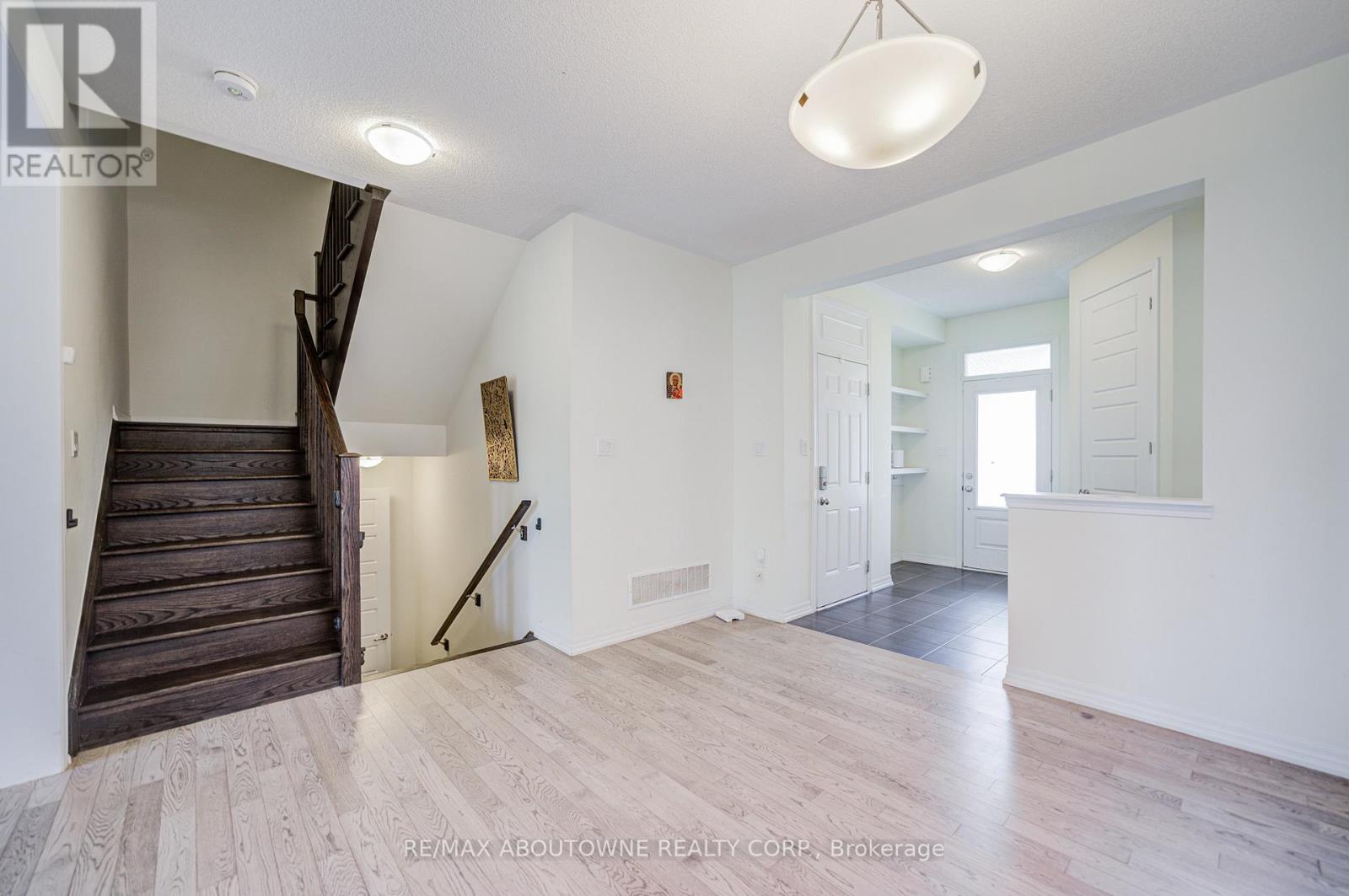 3457 Eternity Way, Oakville, Ontario  L6H 0Y2 - Photo 8 - W12391336