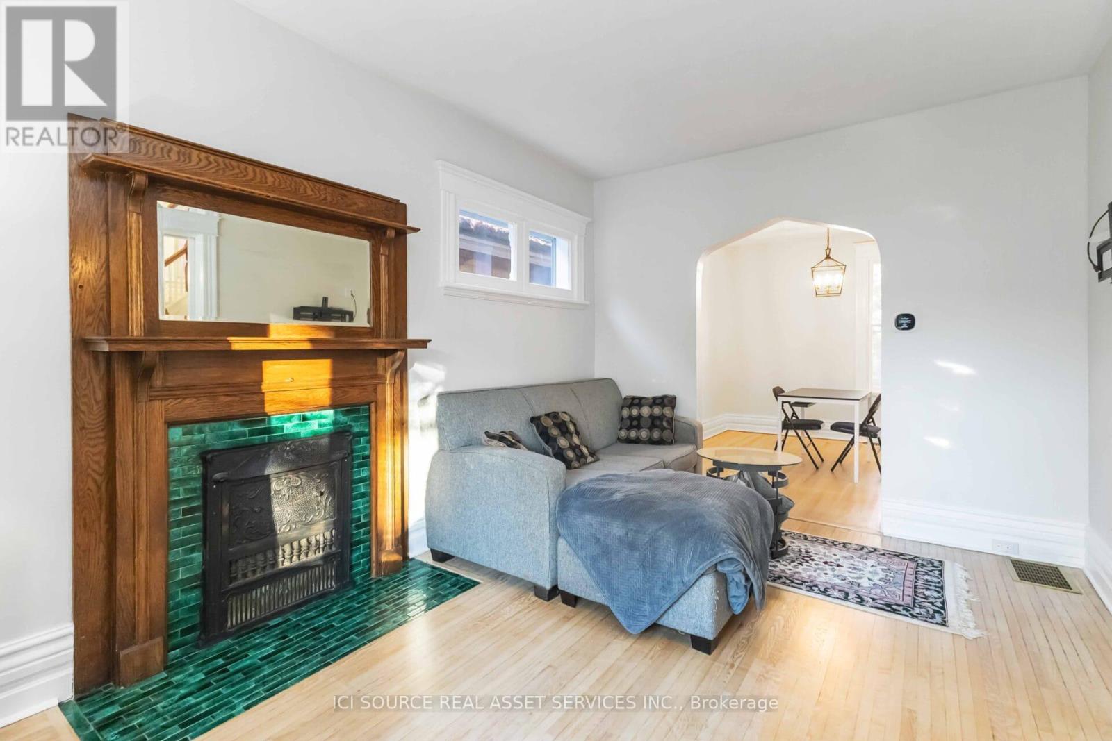 Photo 6 of 32 for 412 Grosvenor Street