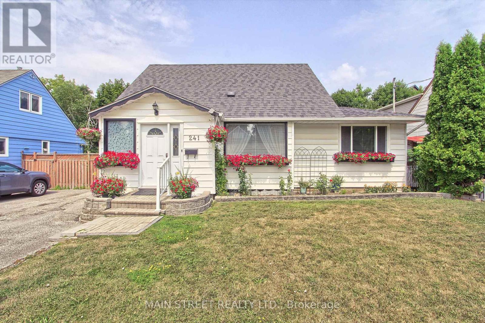 241 ANDREW STREET, Newmarket, Ontario