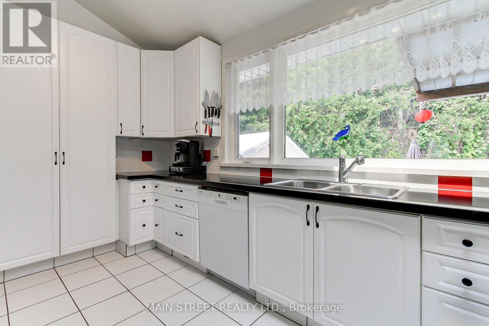 241 Andrew Street, Newmarket, Ontario  L3Y 1H1 - Photo 14 - N12491598