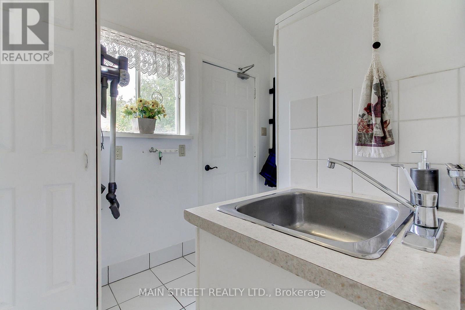 241 Andrew Street, Newmarket, Ontario  L3Y 1H1 - Photo 24 - N12491598