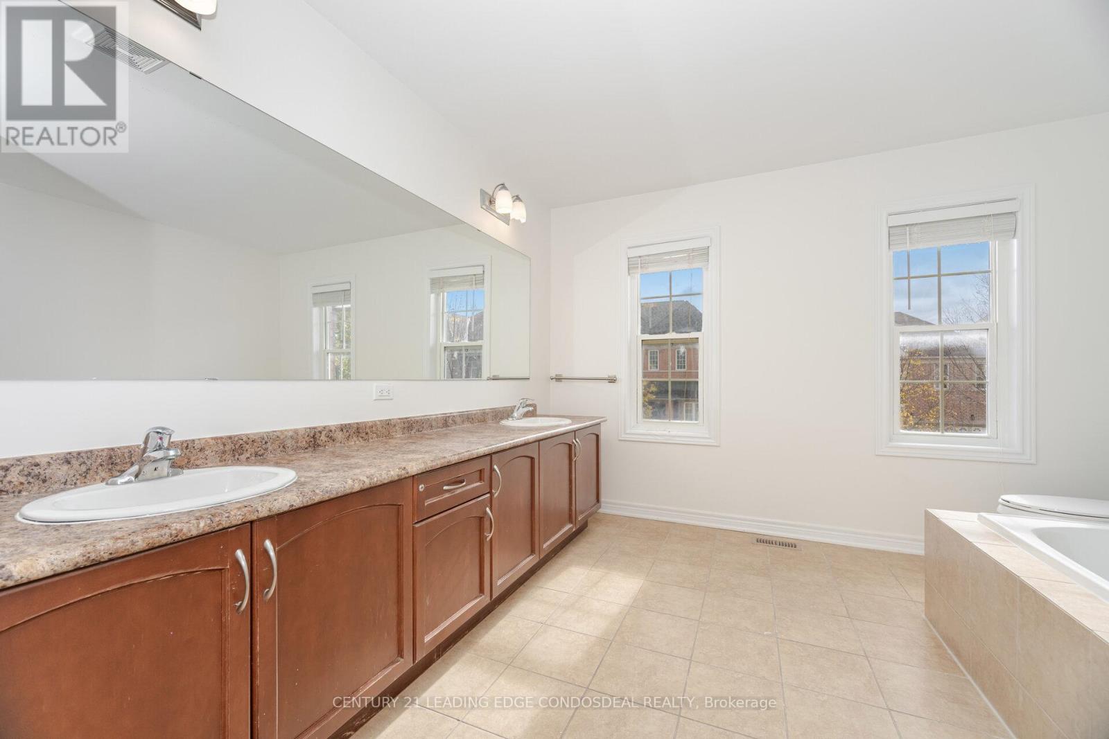 29 Wendelyn Drive, Richmond Hill, Ontario  L4E 0R1 - Photo 33 - N12491618