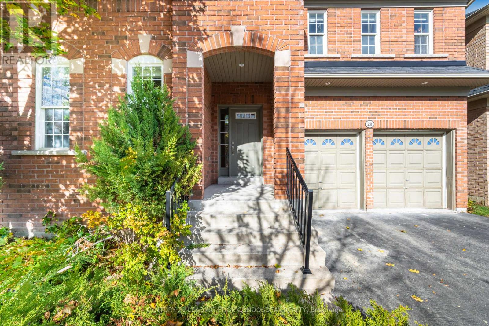 29 Wendelyn Drive, Richmond Hill, Ontario  L4E 0R1 - Photo 6 - N12491618