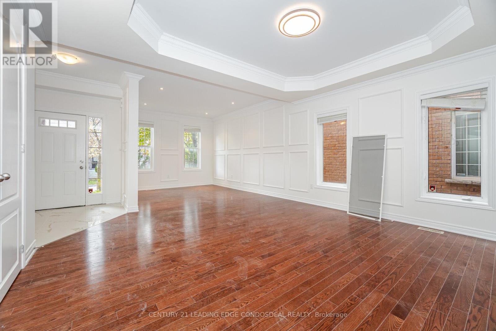 29 Wendelyn Drive, Richmond Hill, Ontario  L4E 0R1 - Photo 8 - N12491618