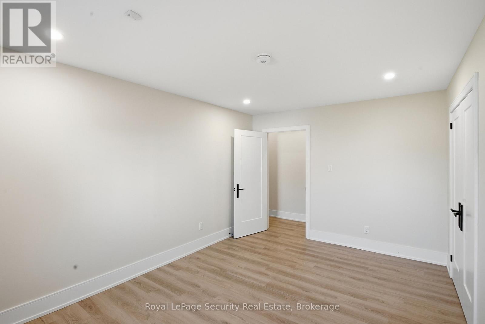 B - 185 Main Street, King (Schomberg), Ontario  L0G 1T0 - Photo 17 - N12491732