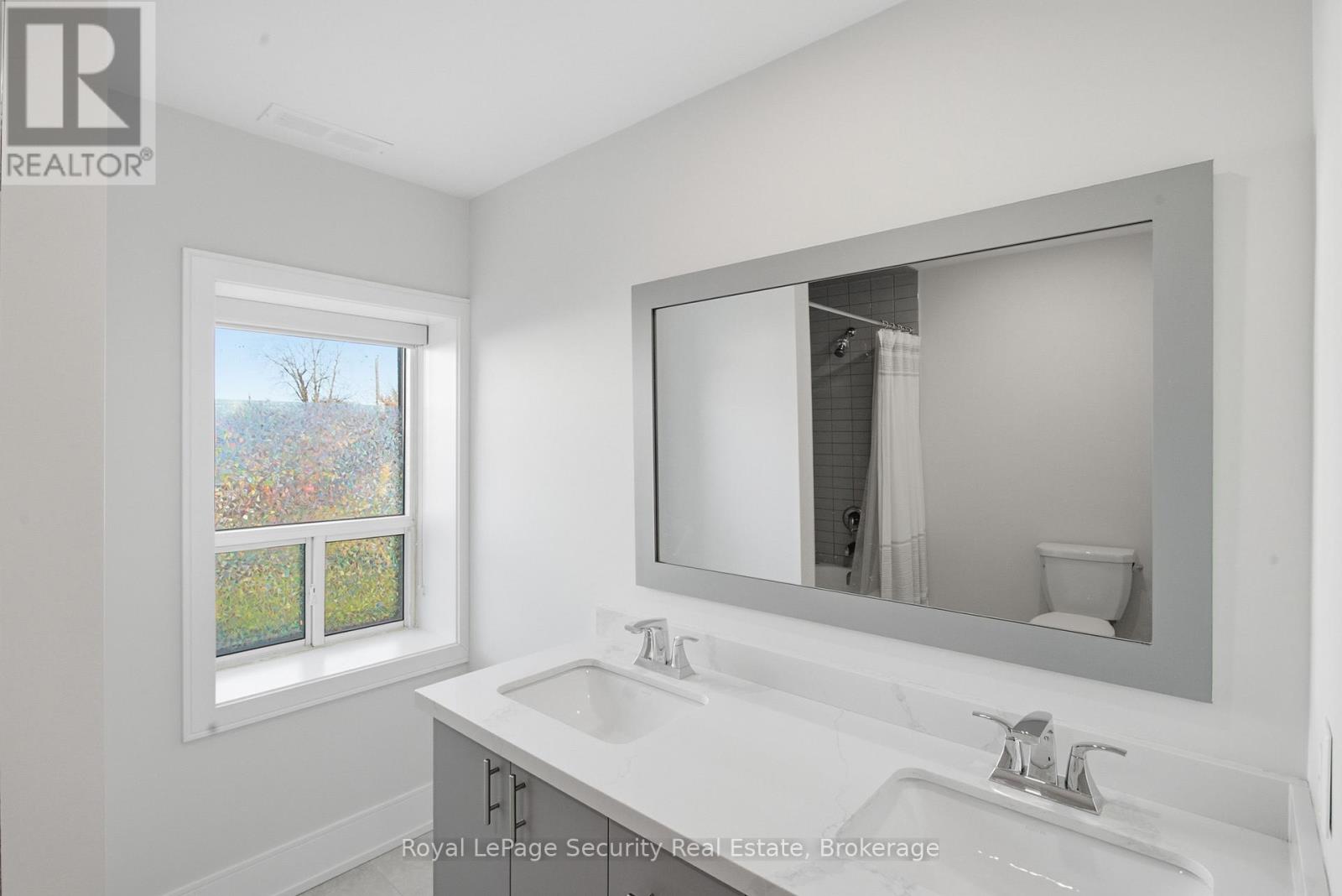 B - 185 Main Street, King (Schomberg), Ontario  L0G 1T0 - Photo 18 - N12491732