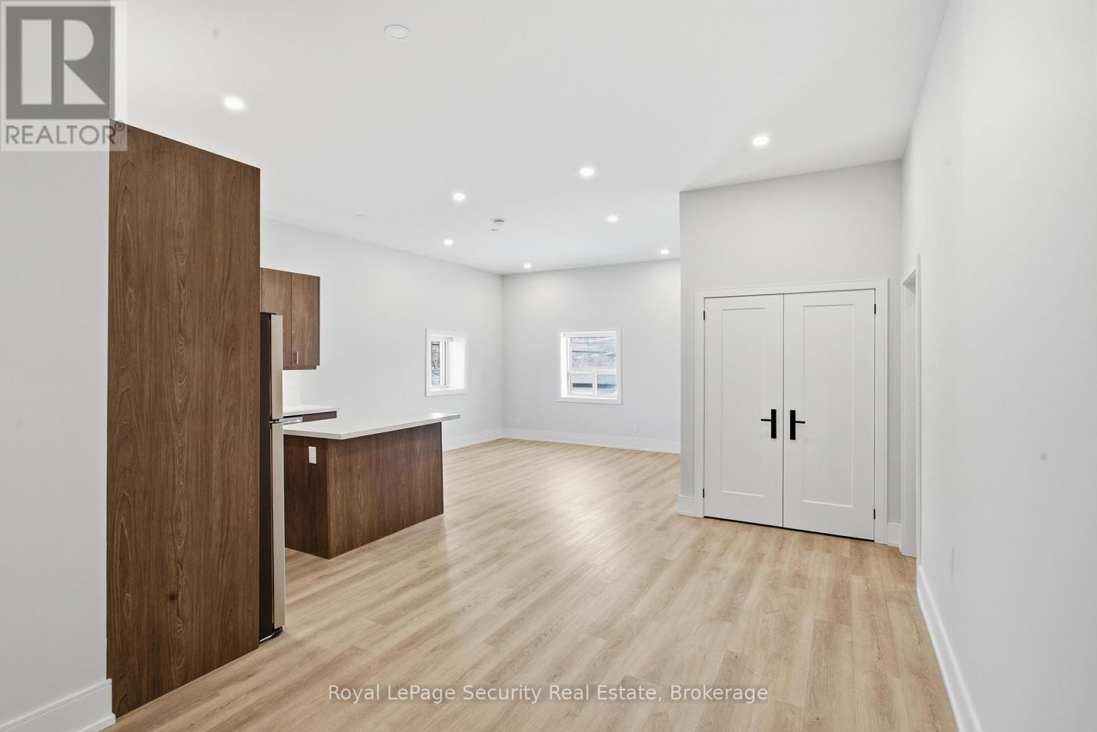 B - 185 Main Street, King (Schomberg), Ontario  L0G 1T0 - Photo 4 - N12491732