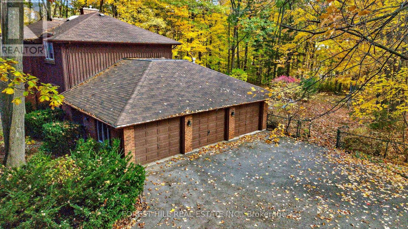 124 Forest Ridge Road, Richmond Hill, Ontario  L4E 3L8 - Photo 2 - N12491750