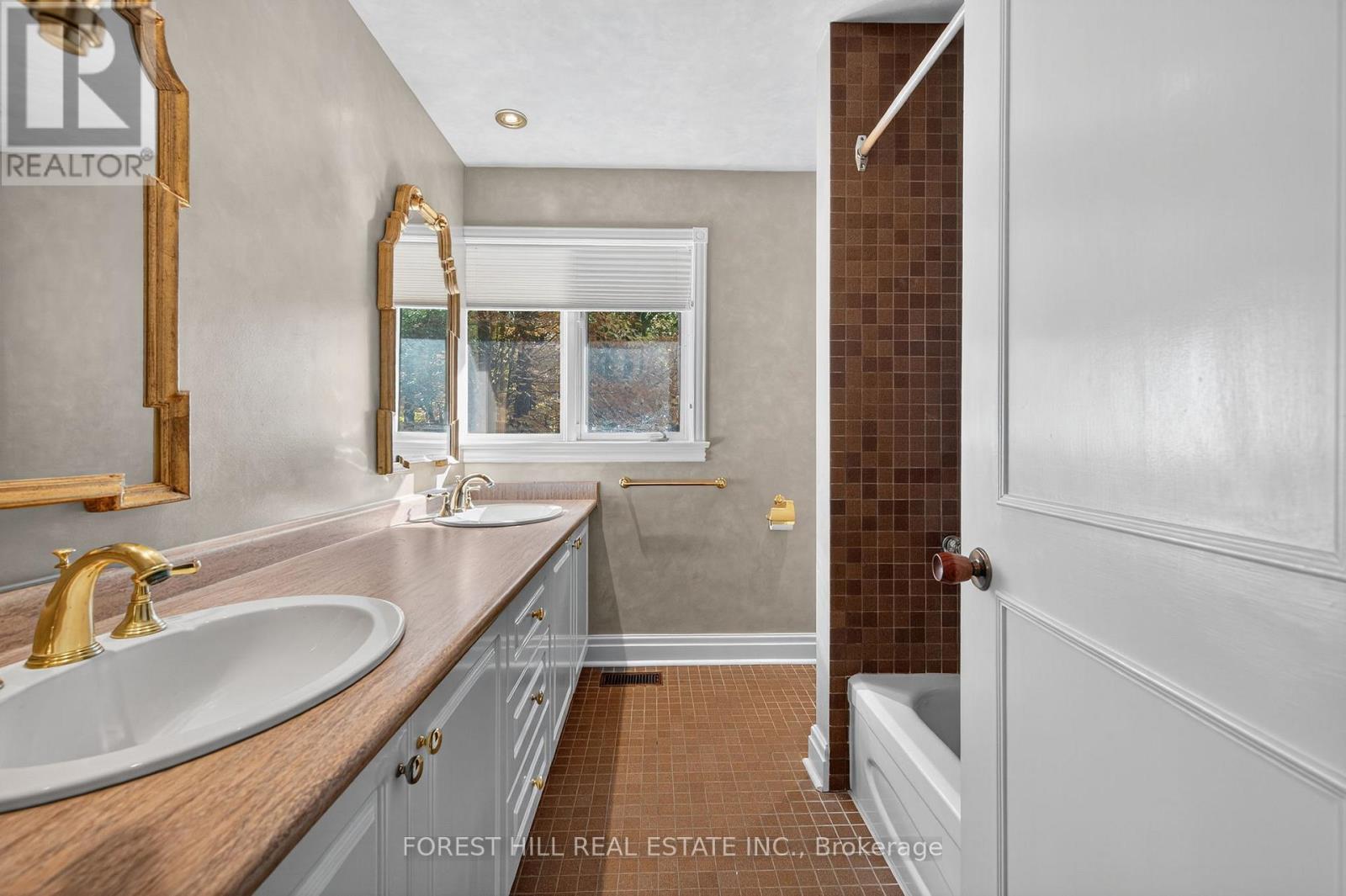 124 Forest Ridge Road, Richmond Hill, Ontario  L4E 3L8 - Photo 28 - N12491750