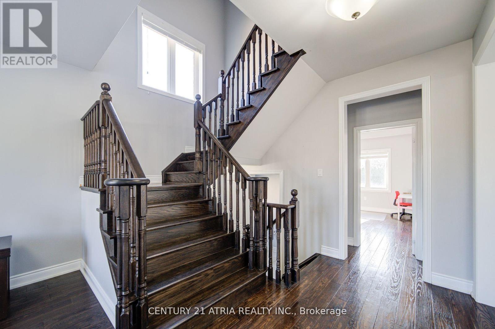 10 Gladys Rolling Avenue, East Gwillimbury (Mt Albert), Ontario  L0G 1M0 - Photo 8 - N12491858