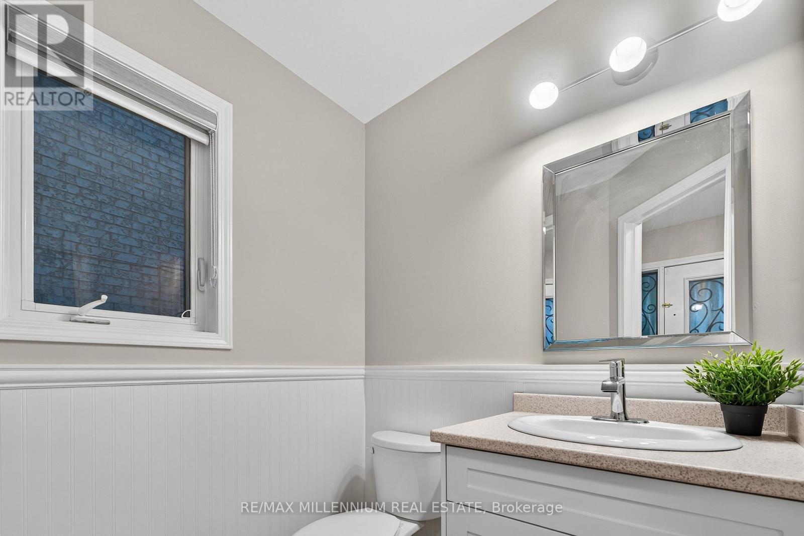 66 Armstrong Crescent, Bradford West Gwillimbury (Bradford), Ontario  L3Z 0L2 - Photo 18 - N12491912