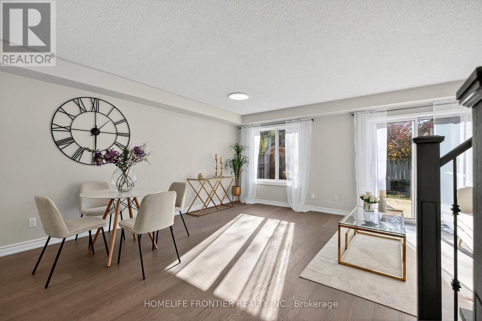 19 Bowler Street, Aurora, Ontario  L4G 7J2 - Photo 6 - N12491948