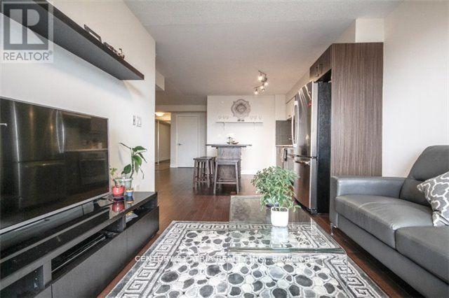 1807 - 18 Uptown Drive, Markham, Ontario  L3R 5M5 - Photo 6 - N12491954