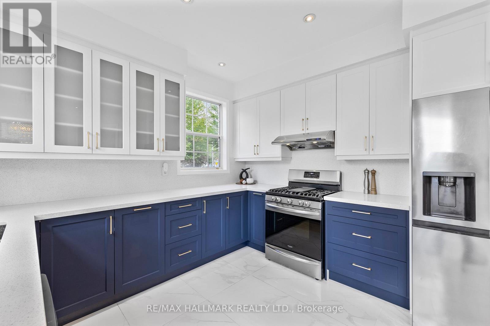 7 Delphinium Avenue, Richmond Hill, Ontario  L4E 4V1 - Photo 16 - N12491978