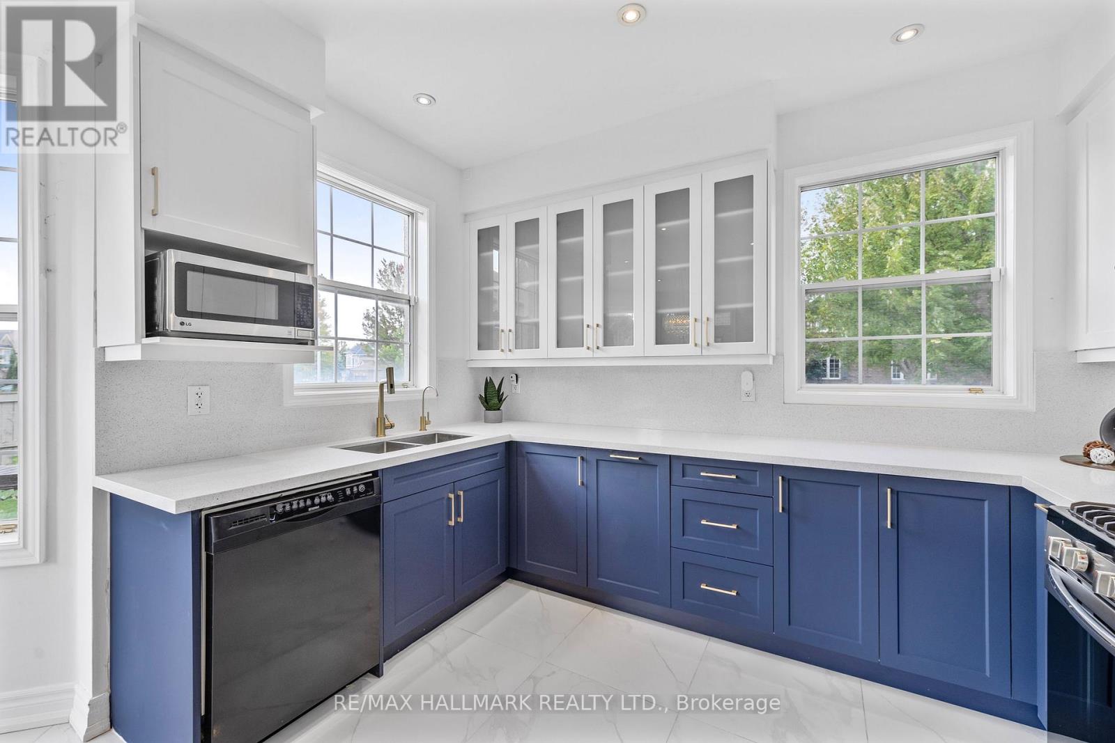 7 Delphinium Avenue, Richmond Hill, Ontario  L4E 4V1 - Photo 17 - N12491978